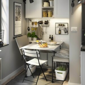 Compact Urban Dining Space